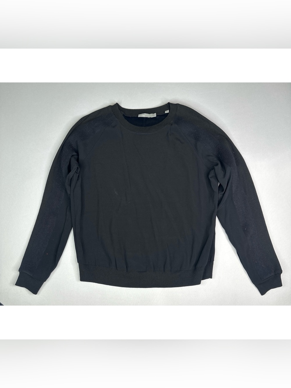 Vince Casual Round Neckline Sweater